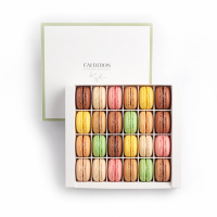 Coffret 24 macarons artisanaux | Calderon - Saint Raphaël | & Cannes.